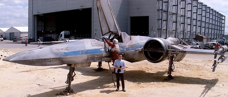 Illustration for article titled Cool new X-Wing Mark II revealed in new Star Wars VII video