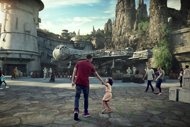 We've Been to Star Wars Galaxy's Edge and Life Will Never Be the Same 
