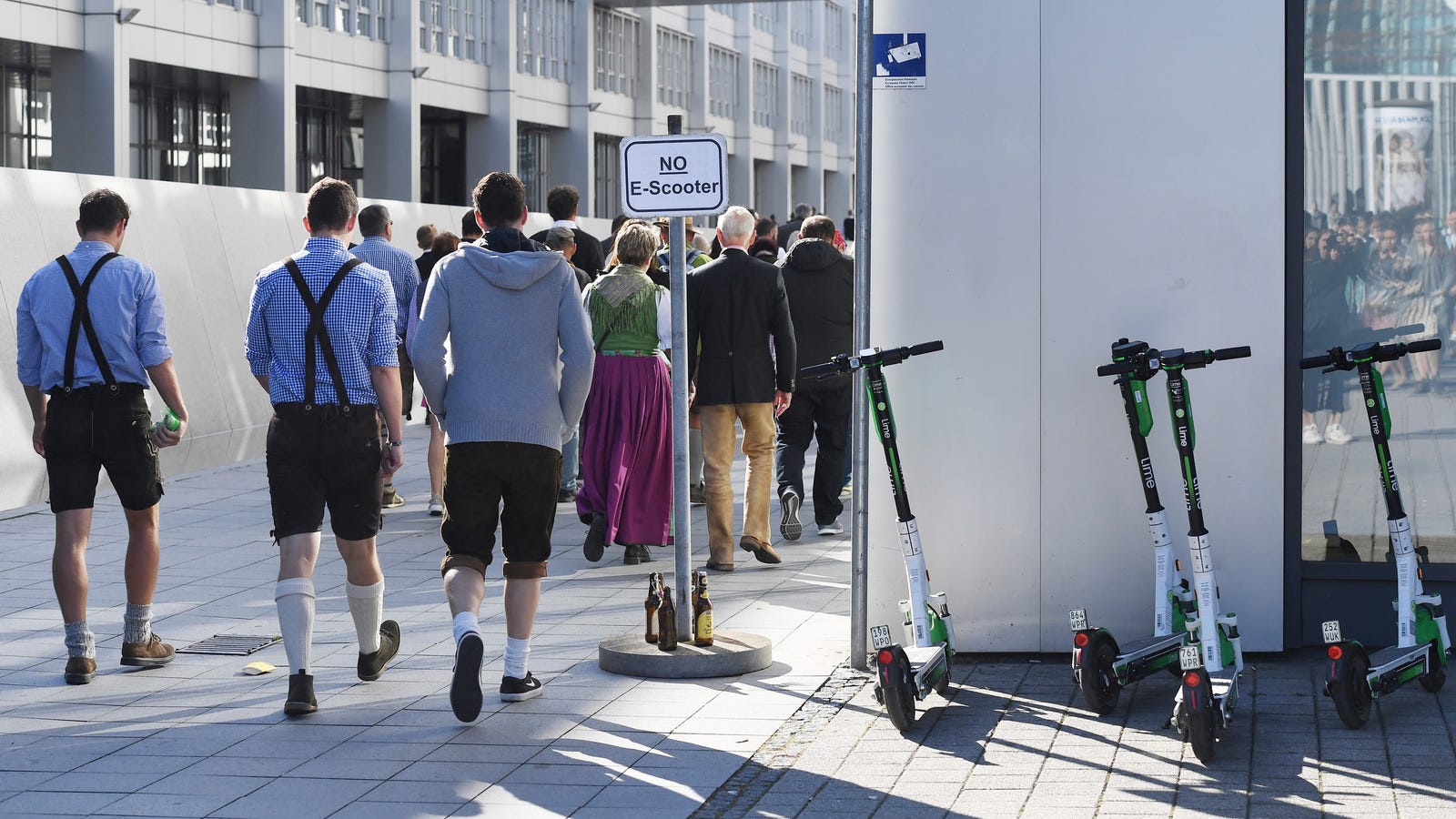 Oktoberfest E-Scooter Debacle: Hundreds of Drunken Riders Lose Their Driver's Licenses