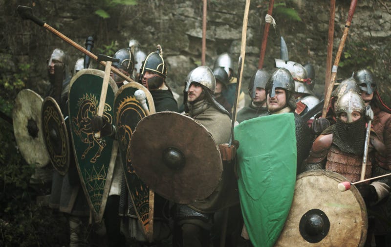 Superfans Recreate Massive Lord Of The Rings Battle