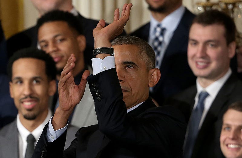 Illustration for article titled Jeanie Buss Should Let Barack Obama Run the Los Angeles Lakers