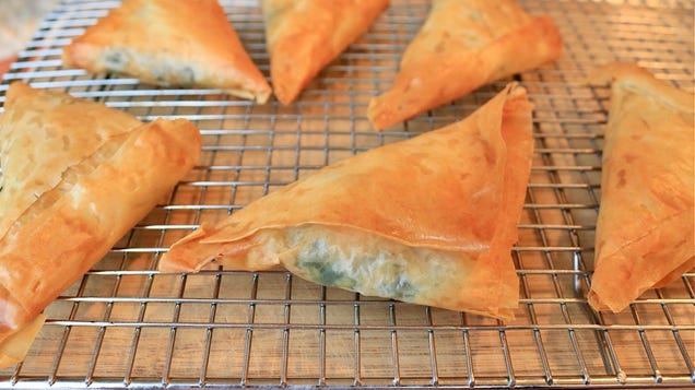 Make These Spanakopita Pockets for Your Next Snack Dinner thumbnail