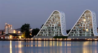 Illustration for article titled Denmark's Wave Building Is the Camel's Humps