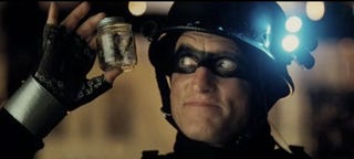Illustration for article titled Woody Harrelson One-Ups The Dark Knight With A Jar Of Wasps