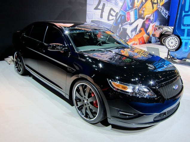 Ford Stealth Police Interceptor Is A Badass Blacked-Out Cruiser