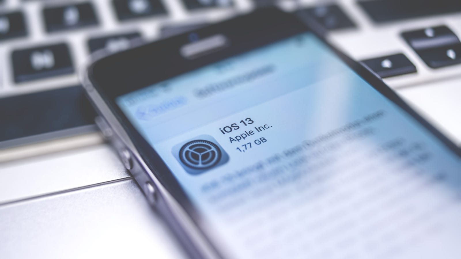 How to Survive Apple's iOS 13 Update Blitz