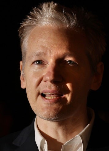 Illustration for article titled Assange: "I've Never Had A Problem Before With Women"