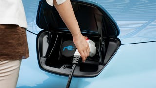 Illustration for article titled Two-Way Charger For Nissan Leafs Means Your Home Can be Charged by Your Car