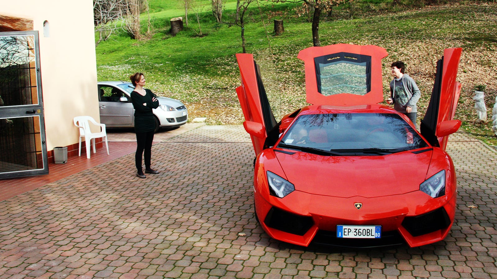 The Most Surreal Drive Of My Life Was In A Lamborghini