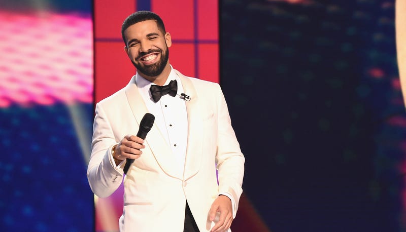 Drake Stops Show in Sydney to Stop Groper in Audience