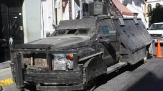 Illustration for article titled Mexican drug gangs lose second homebuilt tank