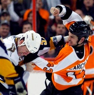 Illustration for article titled It Takes Two Fights, But Hockey Pugilists Finally Get It Right