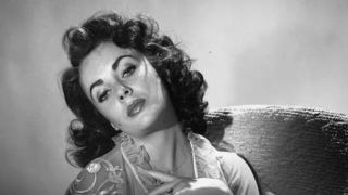 How Elizabeth Taylor S Nude Photo Got Released