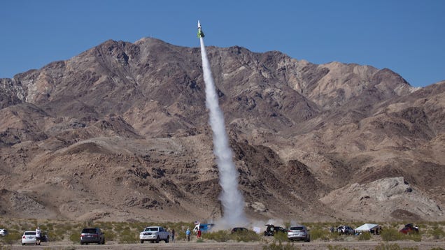 At Long Last, Flat Earth Rocketeer Finally Manages to Blast Himself Into Sky at God Knows What Speed