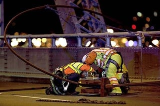 Illustration for article titled Cable Snaps On Aging San Francisco Bay Bridge