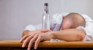 Illustration for article titled Can Alcohol Damage A Hair Transplant