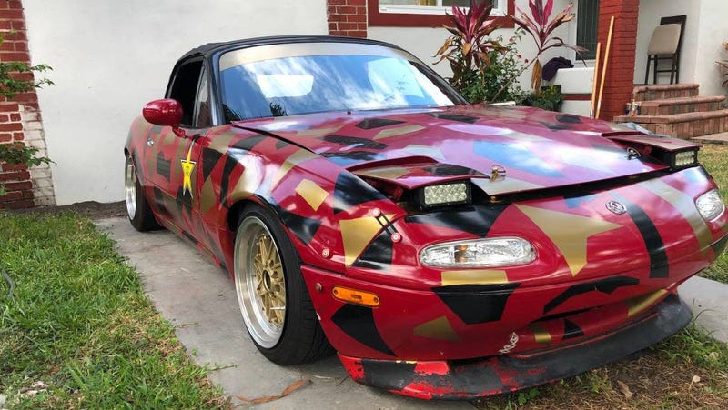 Illustration for article titled At $2,500, Is This Custom 1992 Mazda MX-5 Miata a Book You Don’t Judge by its Cover?