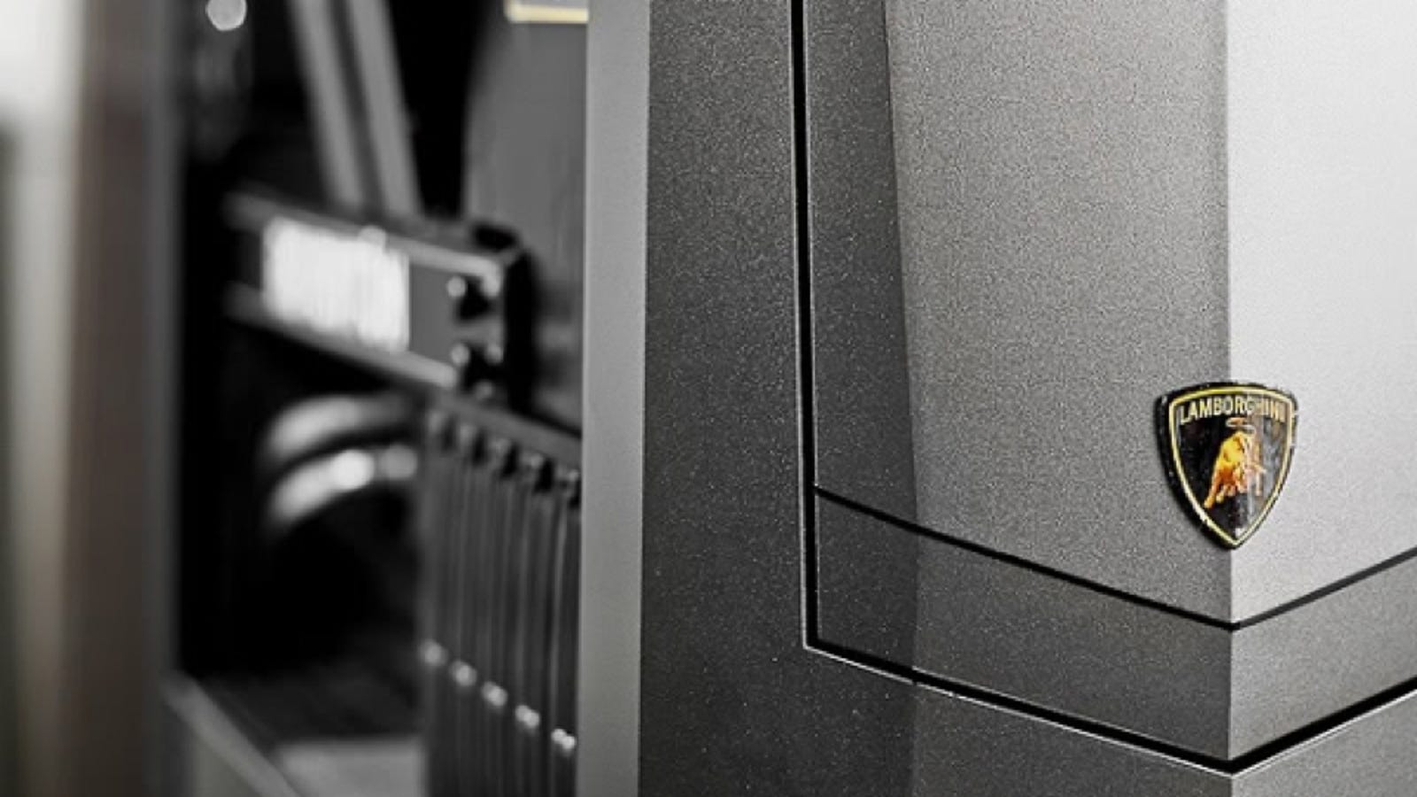 This Lamborghini Reventon Pc Case Looks Very Very Fast