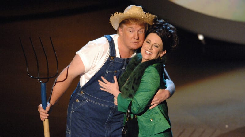 Really, someone should have handed her an Emmy as she walked off the stage, just for keeping that “smile” from going full “rictus of terror”.