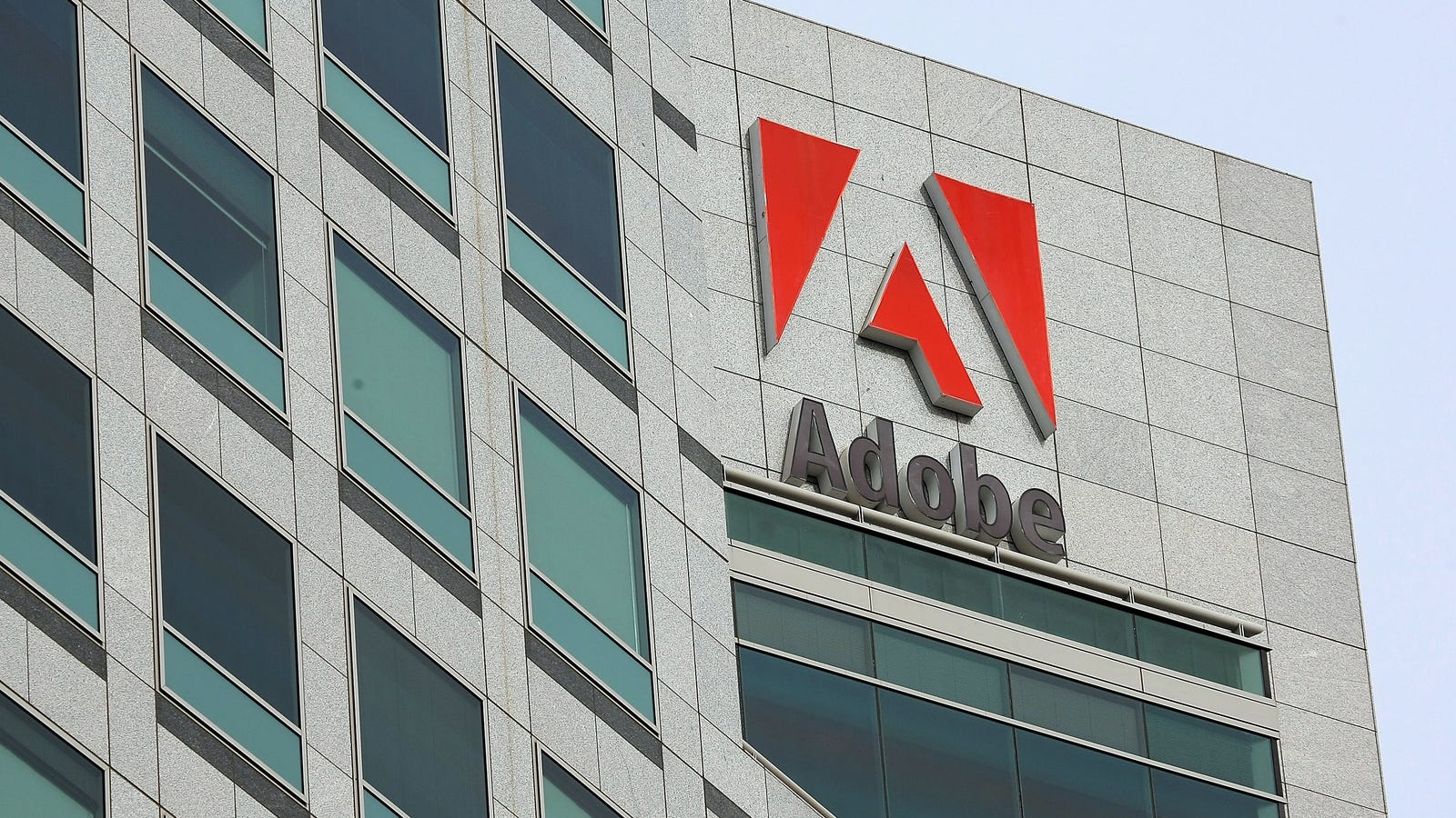 Adobe Warns Using Old Creative Cloud Apps Might Get You in Trouble With the Copyright Cops