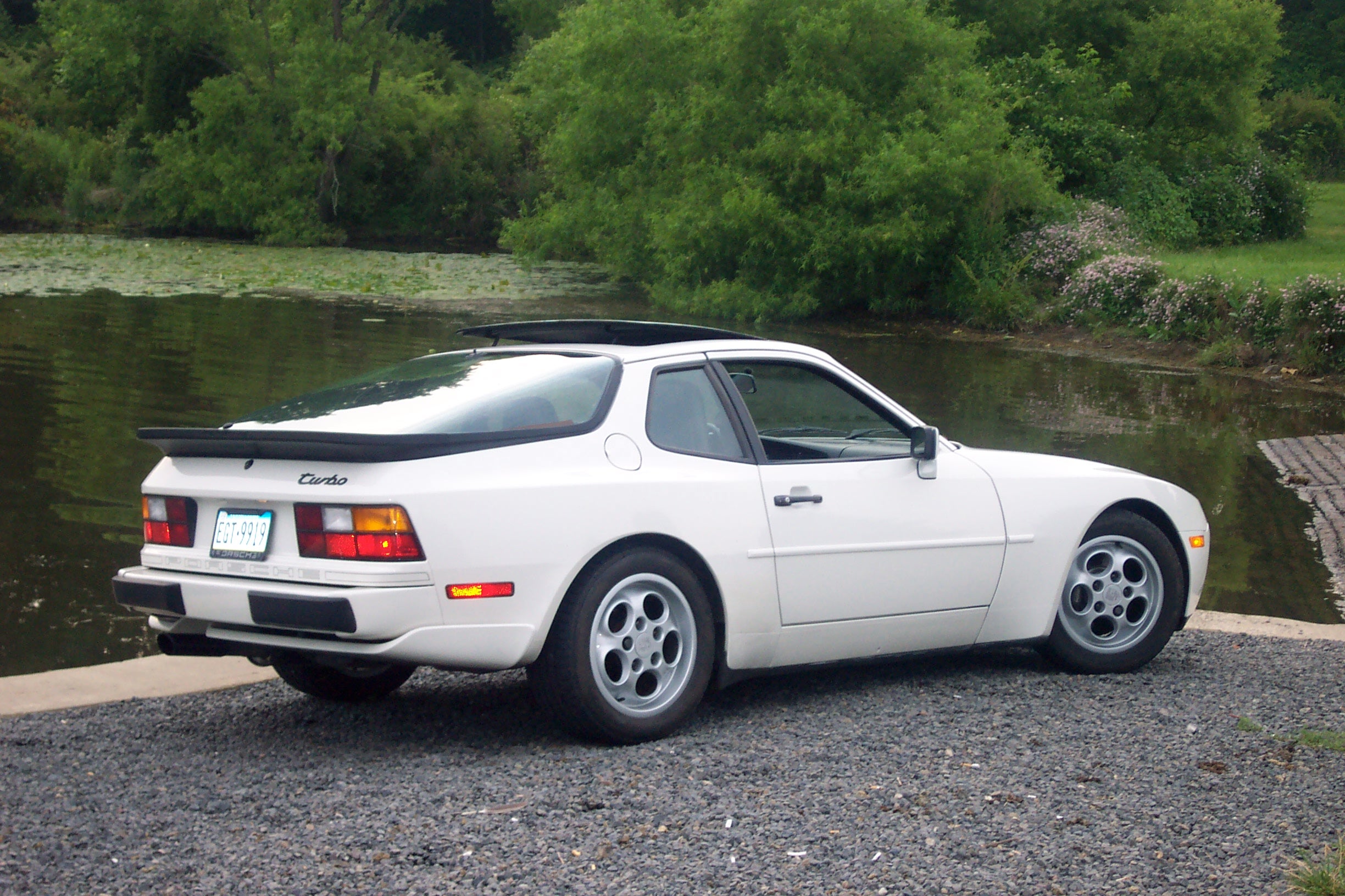 porsche-944-pros-and-cons