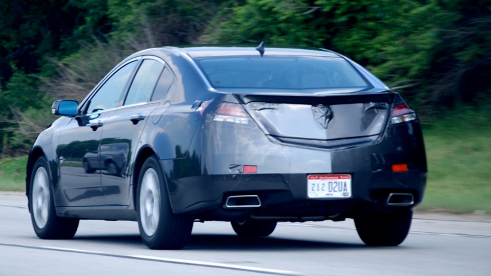 2009 Acura TL Shows Us Its Rear End Yet Again