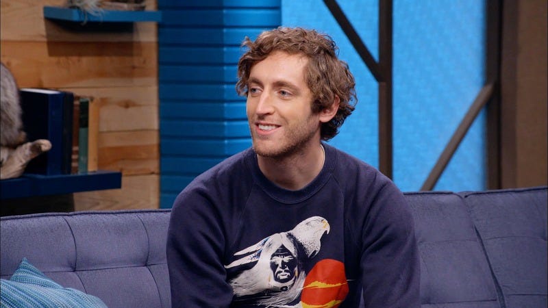 Illustration for article titled Comedy Bang! Bang!: “Thomas Middleditch Wears an Enigmatic Sweatshirt and Sweatpants with Pockets”