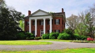 Illustration for article titled Why Does America Romanticize Slavery?