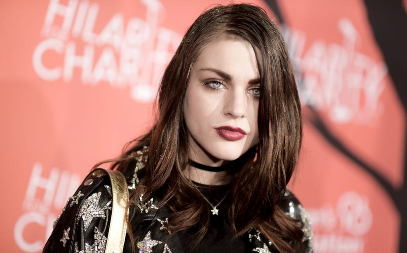 Illustration for article titled Frances Bean Cobain's Ex-Husband Reportedly Gets Kurt's Guitar in Divorce SettlementĀ
