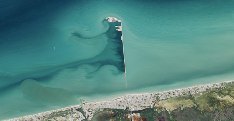 Illustration for article titled This 4-Mile Pier Leaves Devastatingly Beautiful Patterns in Its Wake
