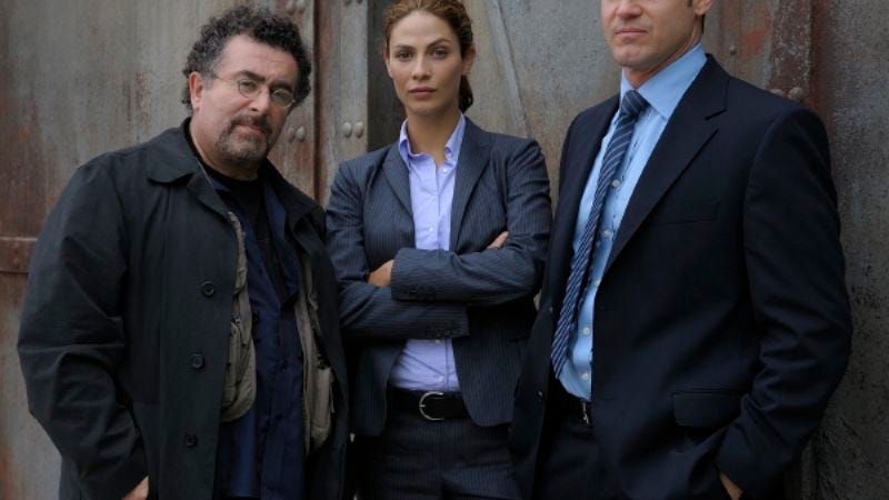 Illustration for article titled Warehouse 13: "Pilot"