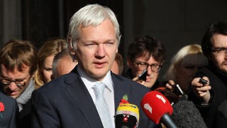 Illustration for article titled Assange's New Talk Show Finds a Home in Russia