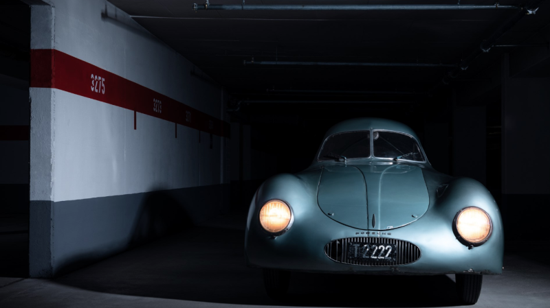 Illustration for article titled El mítico y único Porsche Type 64 finalmente no se ha vendido debido a un extraño error en la subasta