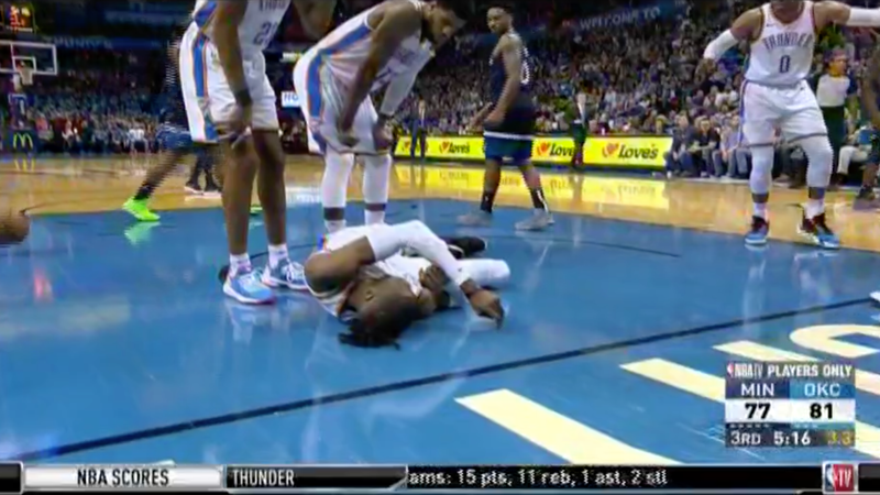 Illustration for article titled Nerlens Noel Got Knocked Out Cold On The Court