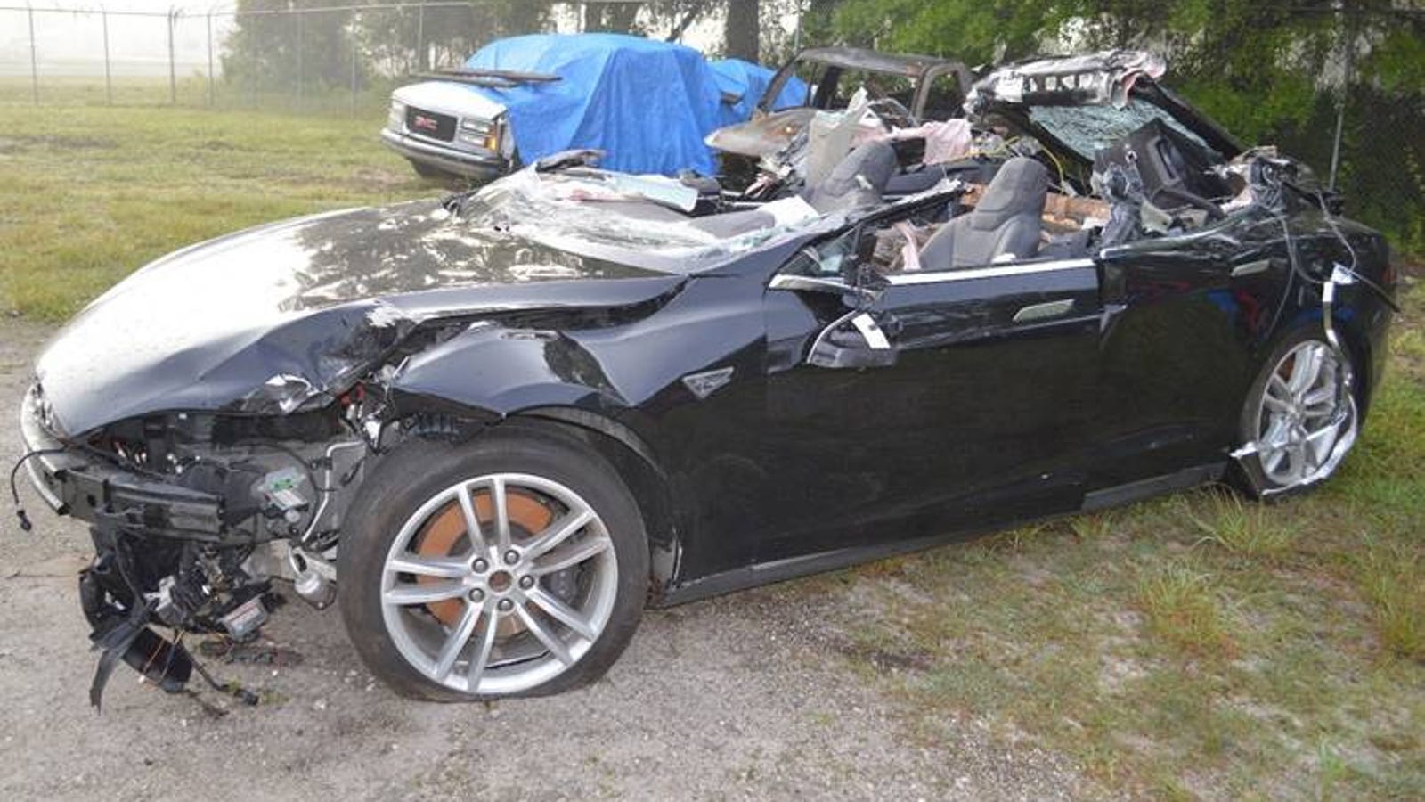 tesla driver in fatal florida crash got numerous warnin