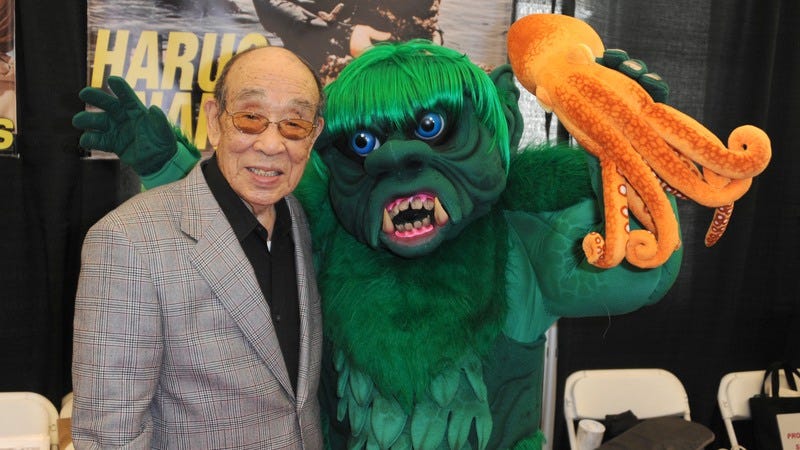 Nakajima greets at fan at the 2016 Monsterpalooza convention. (Photo: Albert L. Ortega / Getty Images)