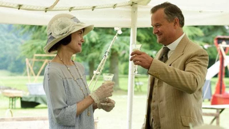 Illustration for article titled Downton Abbey bans the disgustingly modern act of hugging