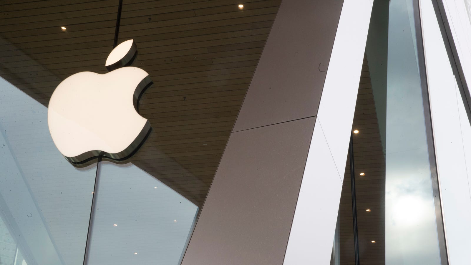 QnA VBage Even Apple Isn't Immune to AT&T's '5G E' Bullshit