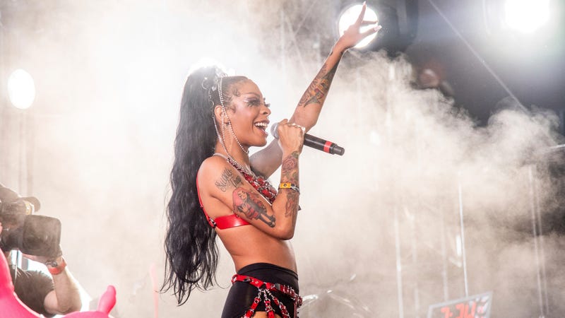 Illustration for article titled Open Thread: Rico Nasty Brought Her Son On Stage And I'm Not Crying, You're Crying