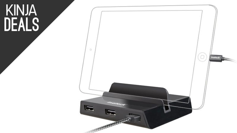 Illustration for article titled This 4-Port Charging Hub can Prop Up Your Tablet as Well