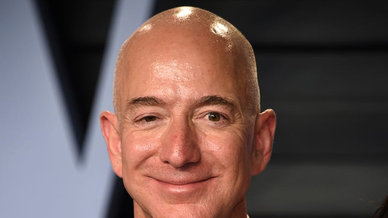Illustration for article titled Everyone Reportedly Leaked Jeff Bezos's Dick PicsÂ
