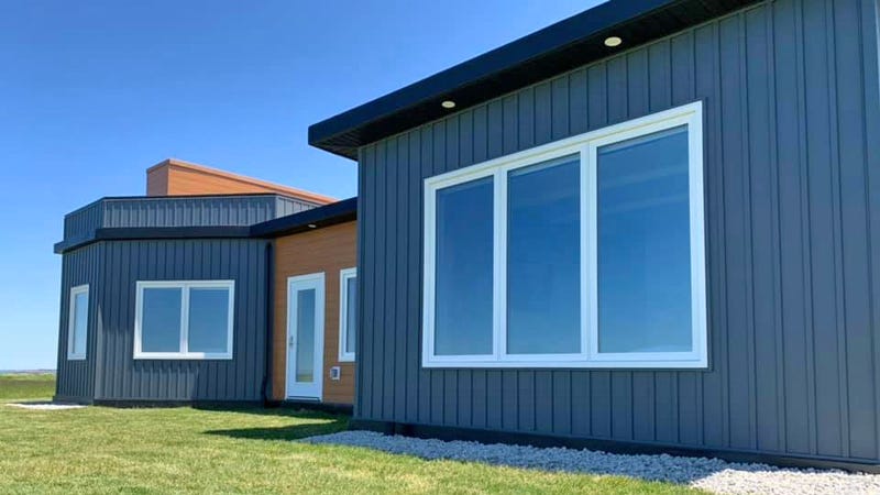 Illustration for article titled This Hurricane Proof House Made From 612,000 Recycled Plastic Bottles Can Withstand 326 MPH Winds