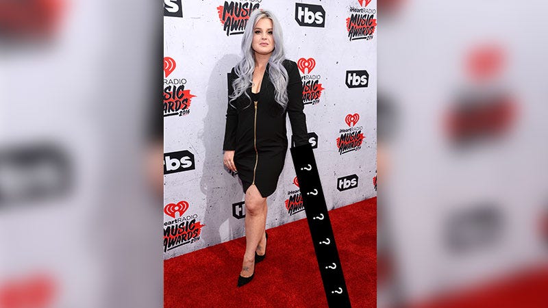 Illustration for article titled Can You Spot Kelly Osbourne’s New Accessory?