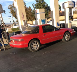 Illustration for article titled Here's a random Buick Reatta I saw at the gas station this morning