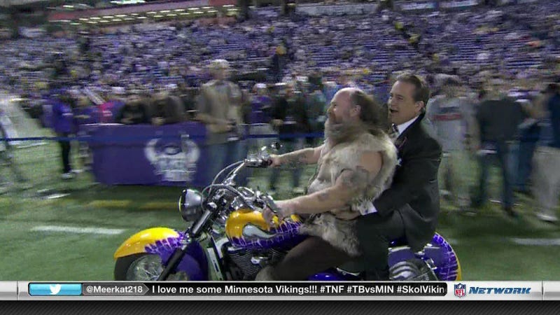 Illustration for article titled Steve Mariucci Went For A Ride With Ragnar