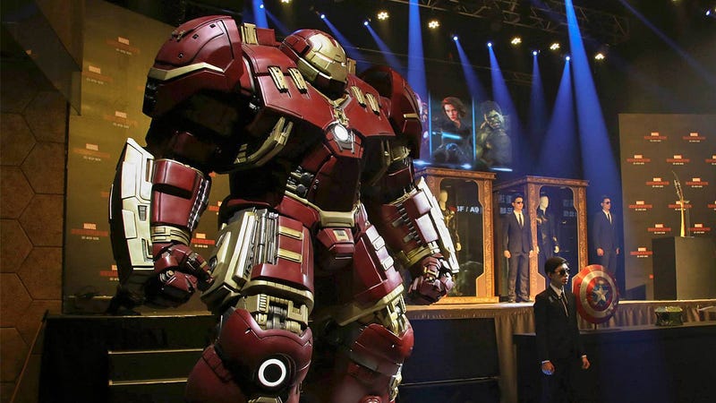 Illustration for article titled This Company Wants To Sell You a Life-Size Hulkbuster Statue For $21,500