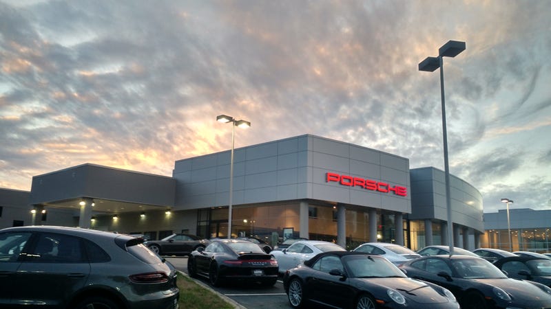 Illustration for article titled Went to the Porsche Dealer (PHOTODUMP)
