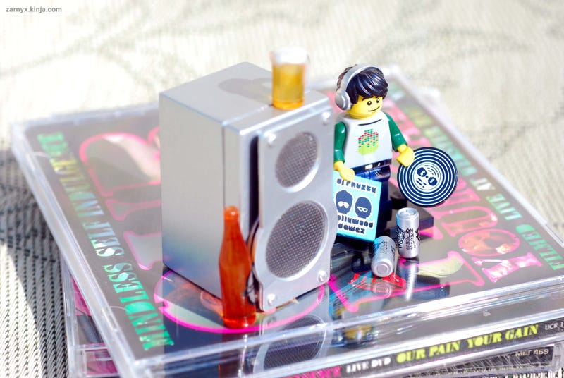 Illustration for article titled Headphones In: Everything Sounds Better in 8-Bit