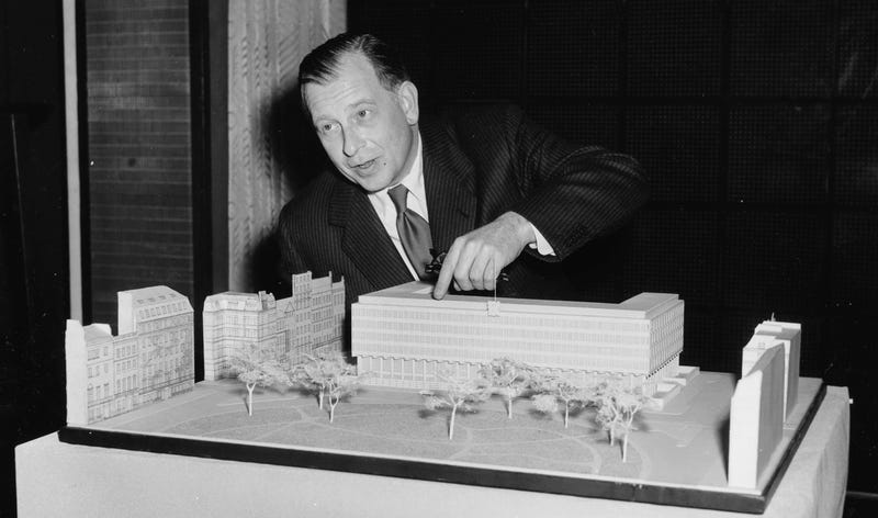Eero Saarinen with a model of the new proposed US Embassy in London on June 5, 1956. (Getty/Ron Case/Stringer)