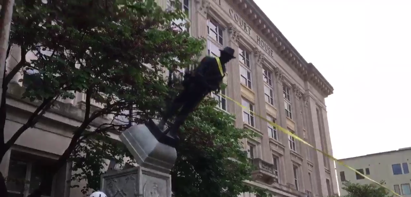 @DerrickQLewis via Twitter video screenshot